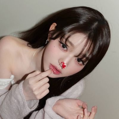 malenasine's profile picture. @ mnijungkook! ୨୧ he's acting cute all day will make my heart keep pounding wildly. 🐇🩷