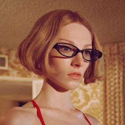 Hunterschaferf's profile picture. 🙂 parody account 
Source and updates for the beautiful and talented Hunter Schafer ❤️