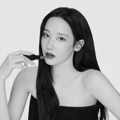 jonngseou's profile picture. ART. Daring pulses through her veins. The rain that calms her fire, @ykwangk.