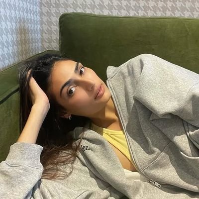 manmarziiyaan's profile picture. im a lot of sometimes. 📚: 84/80