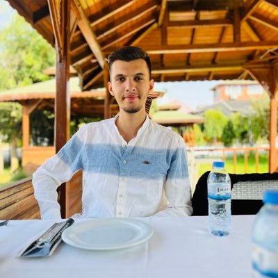 Emrullah02celik's profile picture. aciz bir kul.🌹