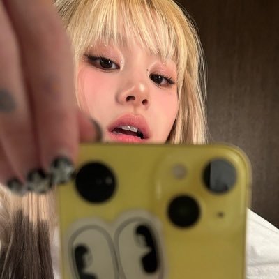 leegyuu_'s profile picture. valley of lies 𝜗𝜚⋆₊🐝