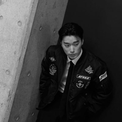 choi3xn's profile picture. 𝗠𝗖𝗠𝗫𝗖𝗜𝗩 — 𝐈, the sound of a dark storm with a sharp sexual engulfs the mind of the heart full of desire, 𝐂𝐡𝐨𝐢 𝐒𝐚𝐧. part of eros 🔞