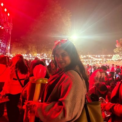 clonazepalm's profile picture. 22 | dramatic dumpster fire