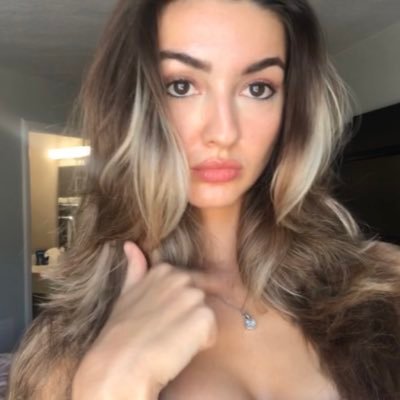 domvas_'s profile picture. life in the fab lane 👼🏼💕 | lucky ✞