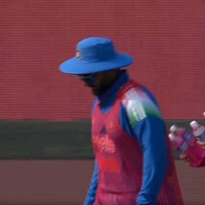 suriyyaa10's profile picture. mostly vibes, partly messi