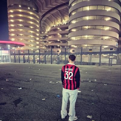 EJ_WHU's profile picture. I tweet about music & football mostly, opinionated.... deal with it 🥱.