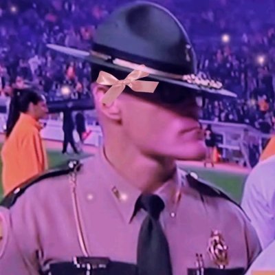 Mrsthund3rc0ck's profile picture. 