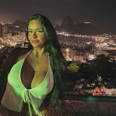 juliacosta_r's profile picture. crvg