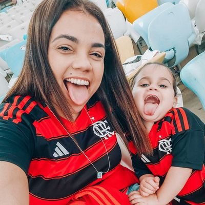 thaaisduartee_'s profile picture. 021, ♍ | Mãe da Maria👶🏻 e da Nina 🐾| Advogada Trabalhista ⚖️ | @Flamengo ❤️🖤