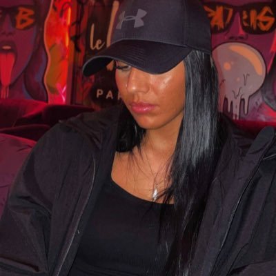 Ines733979's profile picture. 