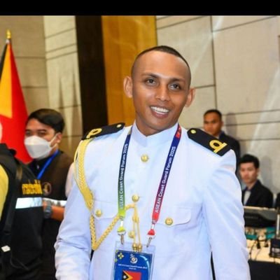 SilvinonaV's profile picture. Peace