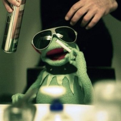 KAREEiMmm's profile picture. 