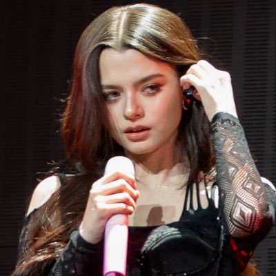 armsrcha's profile picture. everything we know between us is enough. (fan account/fã)