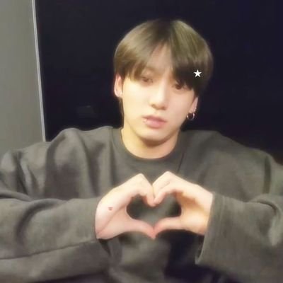 liyaangiezxs_97's profile picture. the story of you and i                                                                   

#tylianiee