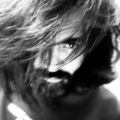 ThalaVishnu01's profile picture. If the world is against Silambarasan and AjithKumar, then I'm against the World... ❤️‍🔥
#Ak×#STR ♥️🗿 Retweets are personal

#NovoteforTvk Hater of @actorvijay