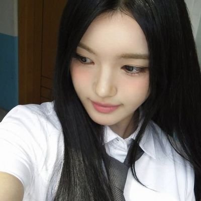 Viivres's profile picture. when trees sway alongside earth’s pulse. 
https://t.co/8E5ijtDQeL, ever blooming ❋