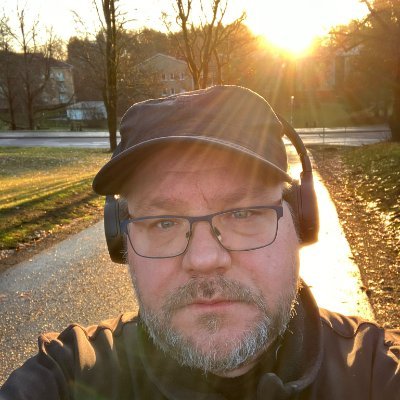 mikkokokko's profile picture. Opettaja ammatiltaan, fingerporin ystävä. Kansanedustaja Jani Mäkelä (ps) avustaja eduskunnassa elokuusta 2015. Kissat, jalkapallo, fantasia ja scifi. Hän/hän