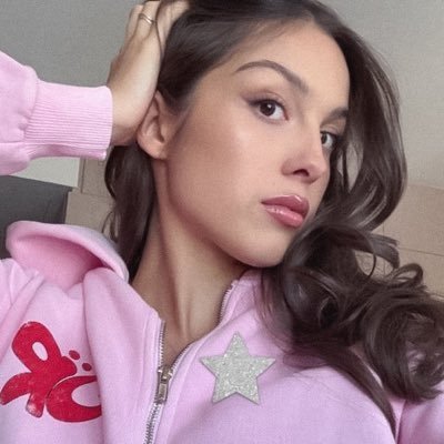 castlesliv's profile picture. #𝐎𝐋𝐈𝐕𝐈𝐀: ‘brasil has the best crowd in the world’ ‹3 | GUTS guide Curitiba