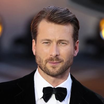 AlexJuleInkRP's profile picture. Welcome to my page!
I don't own any of the images or GIF or videos,I use them just for Role-playing/parody proposes.