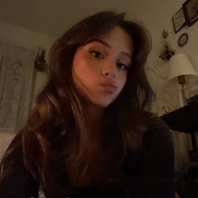 sunblumers's profile picture. yarı zamanlı gergin user