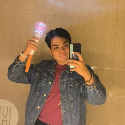 IamKen04's profile picture. Red Velvet FanCon 'Happiness: My Dear, ReVeluv'

Red Velvet 4th Concert: R to V 🤍❤️🖤

KWMF 2019 💗💗💗

It's now or never. We got forever. 💗🎉

ReVeluv 2014