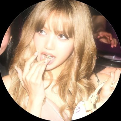 torturedpoetzey's profile picture. the life of a tortured showgirl