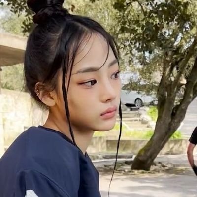 Mimji's profile picture. @Gunweok told me I’m three apples tall.. Little did he know, I harvested the apples from his cheemks!