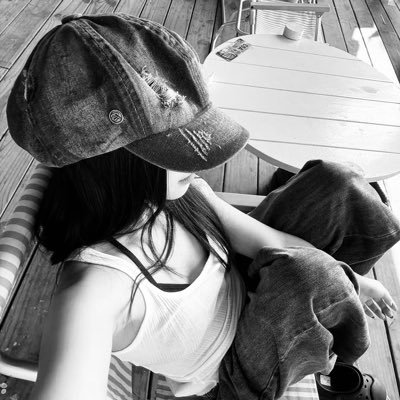 ariisaax's profile picture. แล้วแต่จะคิด ชีวิตคนละแบบ