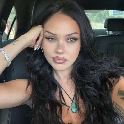 13cherriess's profile picture. i feel it all, i feel everything @sweetenerstears fan account (she/her)