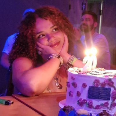 juliterally's profile picture. 📍pretty girl avenue, n°13