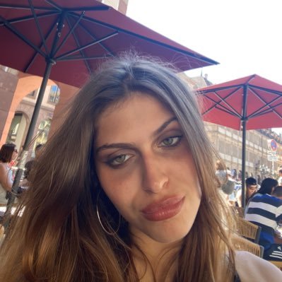 FlVESTARWOMAN's profile picture. i'm like if dennis reynolds was a woman. mostly always sunny, movies and reality tv