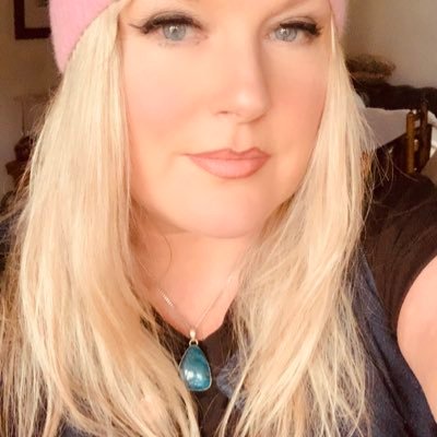 carlyonheath's profile picture. ✨✨✨✨