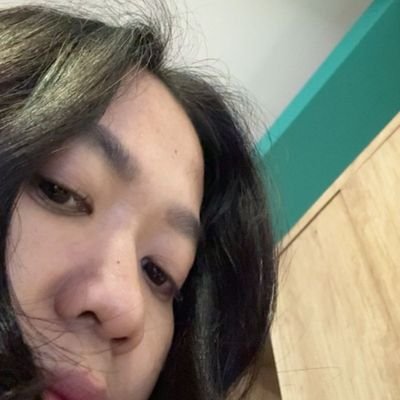 sofyatw's profile picture. suka warna putih, biru, hijau.