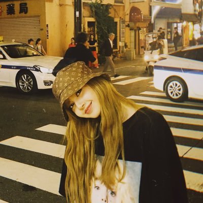 ndvstj's profile picture. per acc / wearelloud , kongjiro