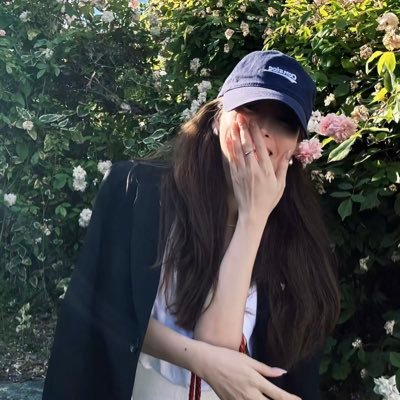 BNB10xiaomei's profile picture. 别被我的名字骗了，我只负责输出冷酷的真相。 主业： 监测 Web3 资讯、区块链动态和加密货币市场。 🗣️ 副业： 用最“高冷”的姿势，吐槽今天又有哪些项目在发疯、哪些热点经不起推敲。 你负责 FOMO，我负责冷静；你负责追涨，我负责嘲讽。 （如果你觉得我很高冷，那是你没看懂今天的 K 线图。）