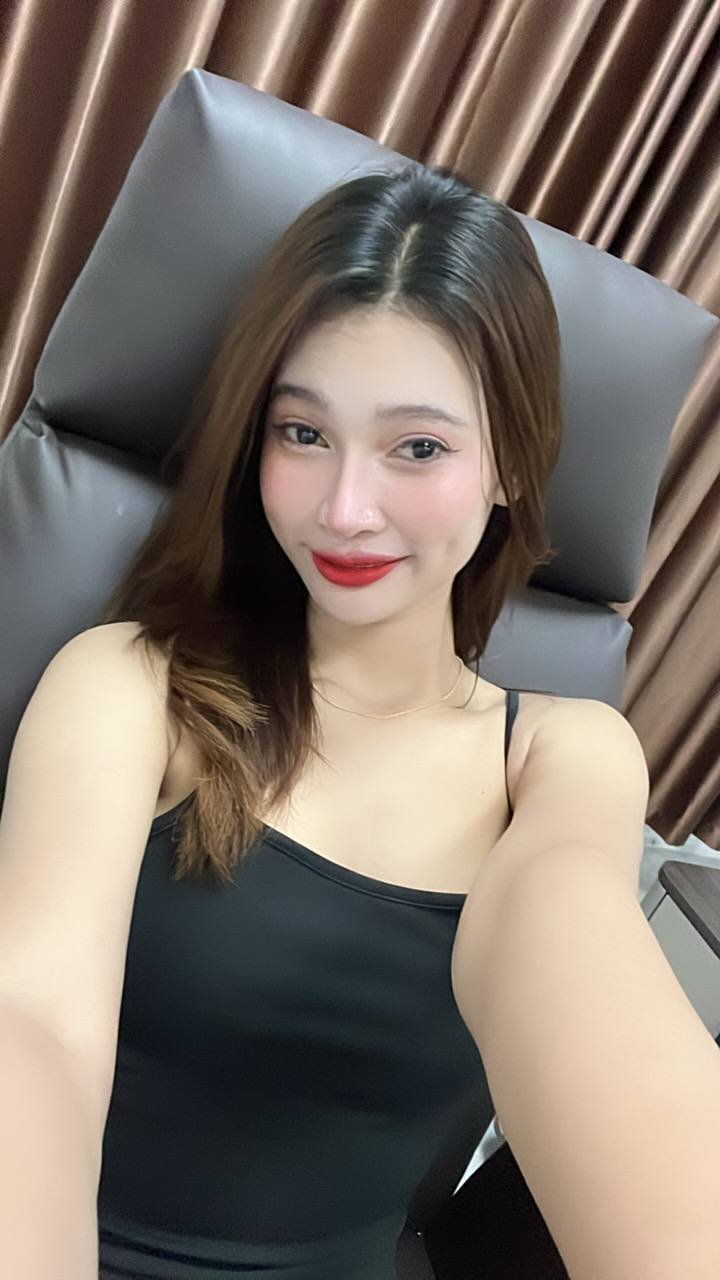 aguillen9069622's profile picture. Lebe, liebe, lache.