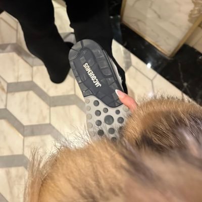 introuvabluser's profile picture. Religion et famille. Pas d’hommes en dm svp