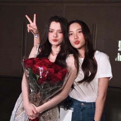 FB_enthusiast's profile picture. 💌'Everything we know between us is enough.' 

💌'Just because you haven't seen it, doesn't mean it doesn't exist.'

FOR FREENBECKY ONLY 🐰🤍🦦
CraniumGL&4E🌪🔜