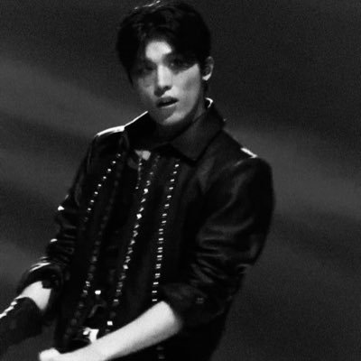 pakjwoowrites's profile picture. Write. | I edit on @pakjwoo28 | works thread 🔗 below