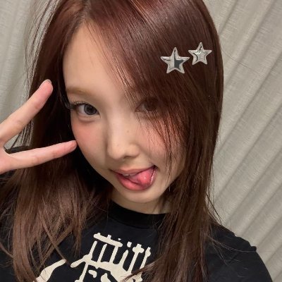 zuyuary's profile picture. ͏ ͏ ͏ ͏ ͏ ͏ ͏𝗄𝗂𝗌𝗌𝖾𝗌¹  ‧   𝗁𝗎𝗀𝗌²   ‧   Twice³
͏eu e o Louis Tomlinson ouvindo Twice