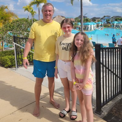 CrimsonTideWes's profile picture. Proudest dad of 2 girls; Husband; History prof; U. of Alabama Ph.D.; Author of biographies of G.H.W. Bush & R. Reagan; Working on bio of Pres. Trump; NO DMs!!!