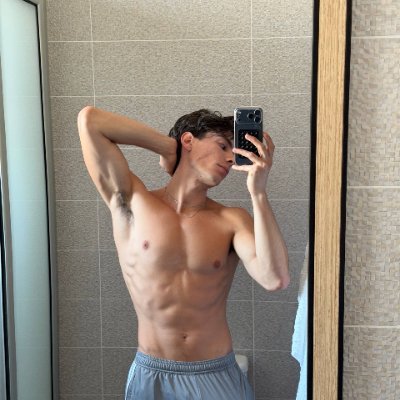 KPillaert's profile picture. Your favorite Urologist and yes i got a 🌶 page 😝

Main Account @YourDrManuX