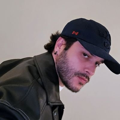 gmst30's profile picture. • conta nova 🥀☁️🌙✨️