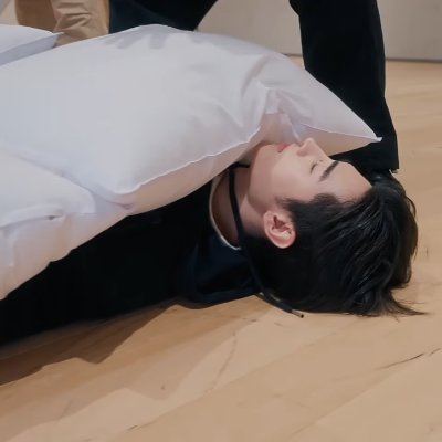 mhoonandback's profile picture. sorry if i suddenly started random interactions with some of you im just trying to be active here😭