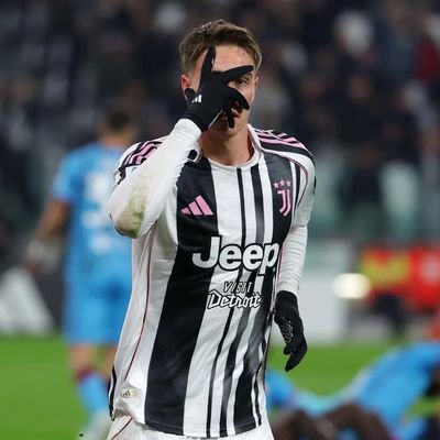 KenanYildizRole's profile picture. 🇦🇷🇮🇹  in some south american country • Medical student • La Vecchia Signora