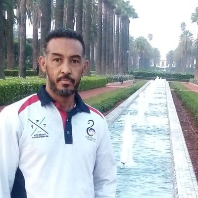 HacenMezid's profile picture. مَتى تَجمَعِ القَلبَ الذَكِيَّ وَصارِماً

وَأَنفاً أَبِيّاً تَجتَنِبكَ المَظالِمُ