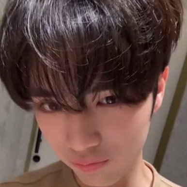 wwanarats's profile picture. jjayfuaiz thinker 💭