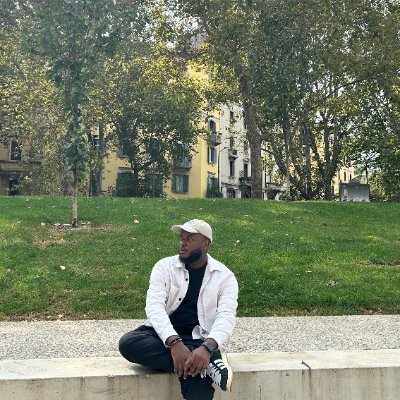 rozesareread's profile picture. ✝️ = ❤️