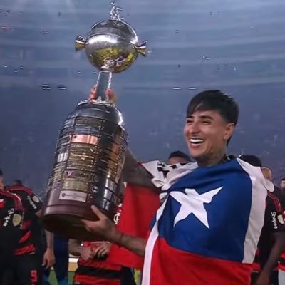 __mcloreninha__'s profile picture. paz entre nós, guerra aos senhores